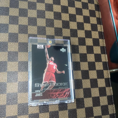 #ad LeBron James 2003 Upper Deck Star Rookie#301 Clean Display RC $199.99