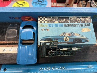 模型・プラモデル Revell MODEL RACER '65 STING RAY 1/24