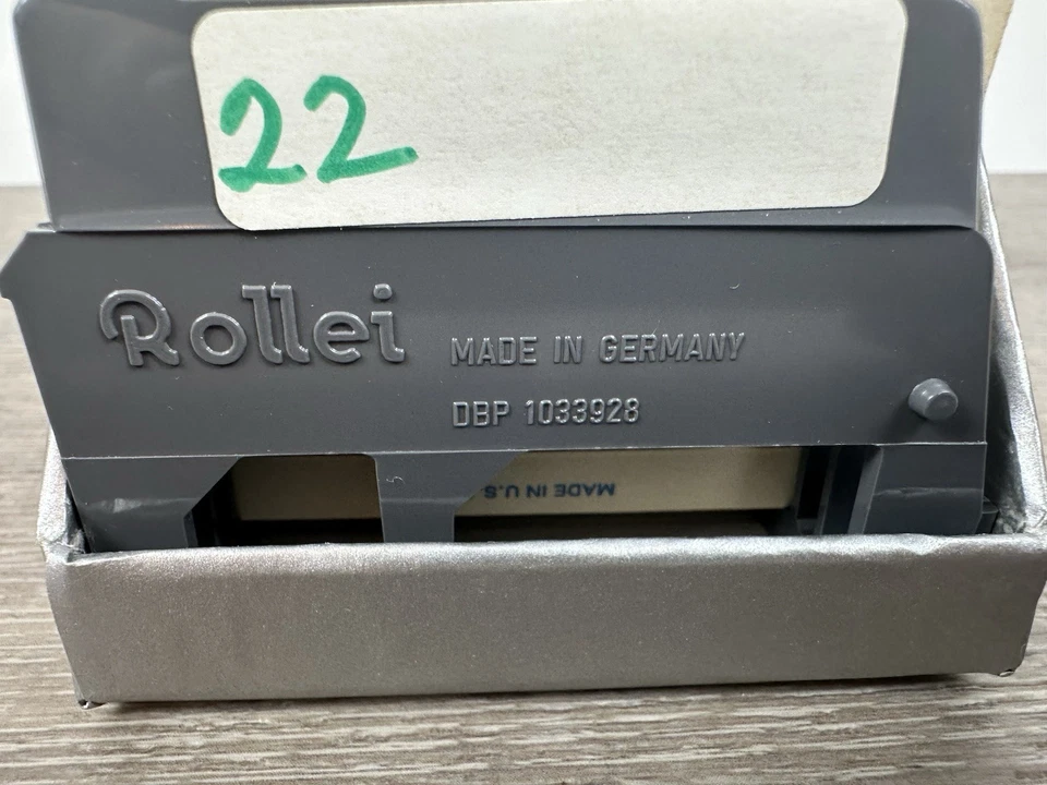 VINTAGE ROLLEI SLIDE MAGAZIN 77 HOLDS 30 SLIDES RANDOM VINTAGE SLIDES INCLUDED - Image 3 of 4