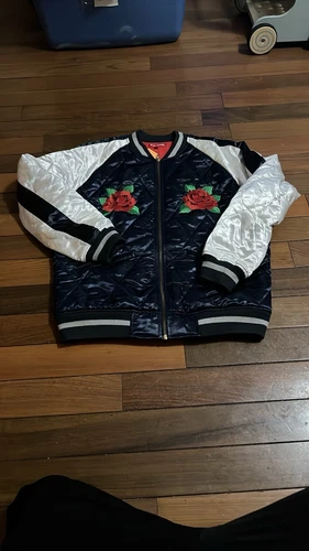 Bomber rose satin suprême comme neuf taille grand