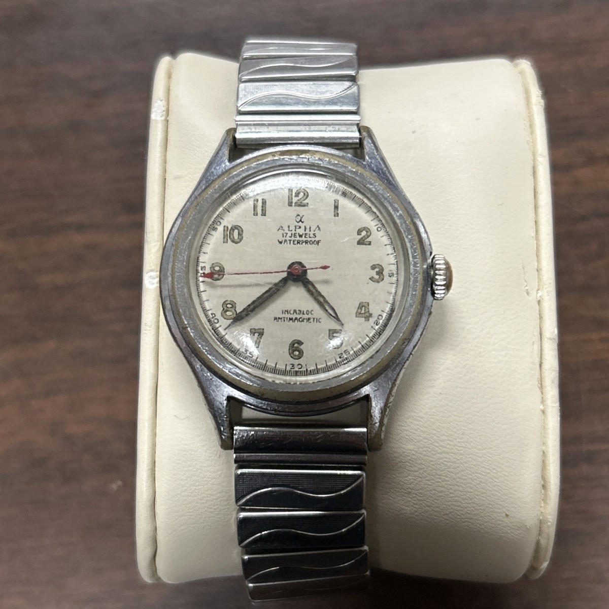 Vtg Alpha 17 Jewel Waterproof Manual Wind Incabloc Antimagnetic