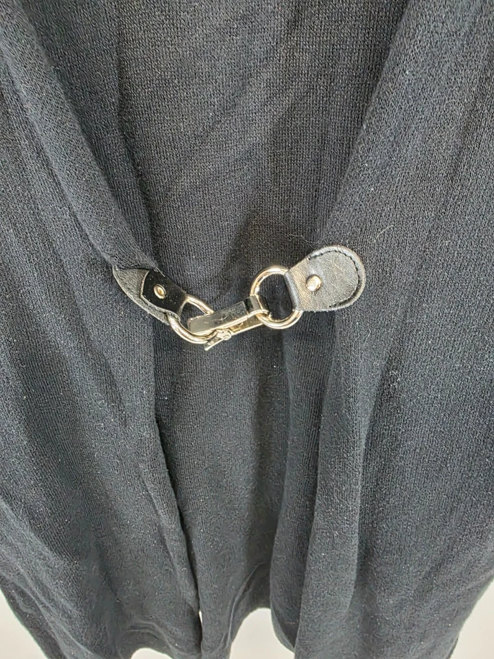 Cardigã Christine Alexander preto strass estilo fivela L - Imagem 3 de 4