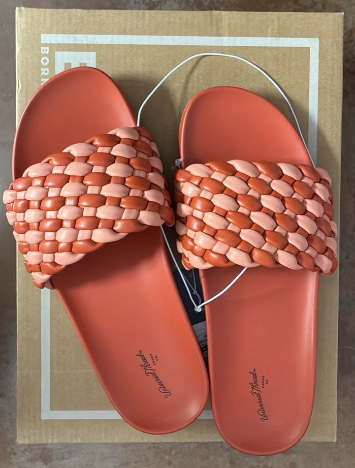Sandals Elegant Casual Size 8 New W/ box& Tags Comfortable Universal Thread-image
