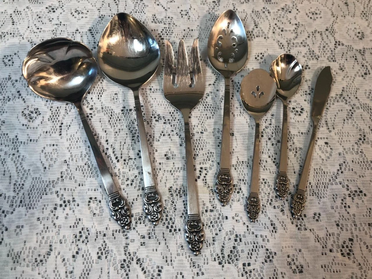 VINLAND ONEIDA STAINLESS Serving Pieces SPOONS FORK KNIFE LADLE USA