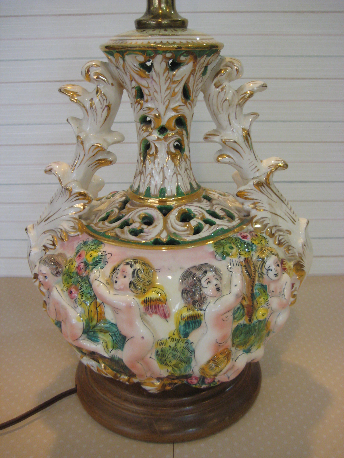 Vintage Capodimonte Italy Art Pottery Majolica Angels Vase Table Lamp