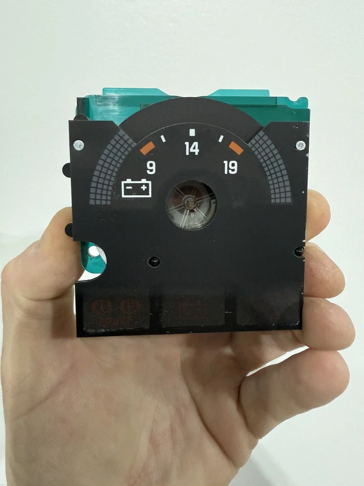 1988 - 1991 Chevy Gmc C/K1500 2500 Silverado GMC Voltage Gauge - Image 2 of 4