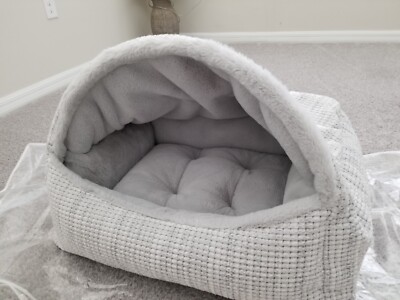 NEW BOWSER PREMIUM CUDDLE BED FROM FRONTGATE