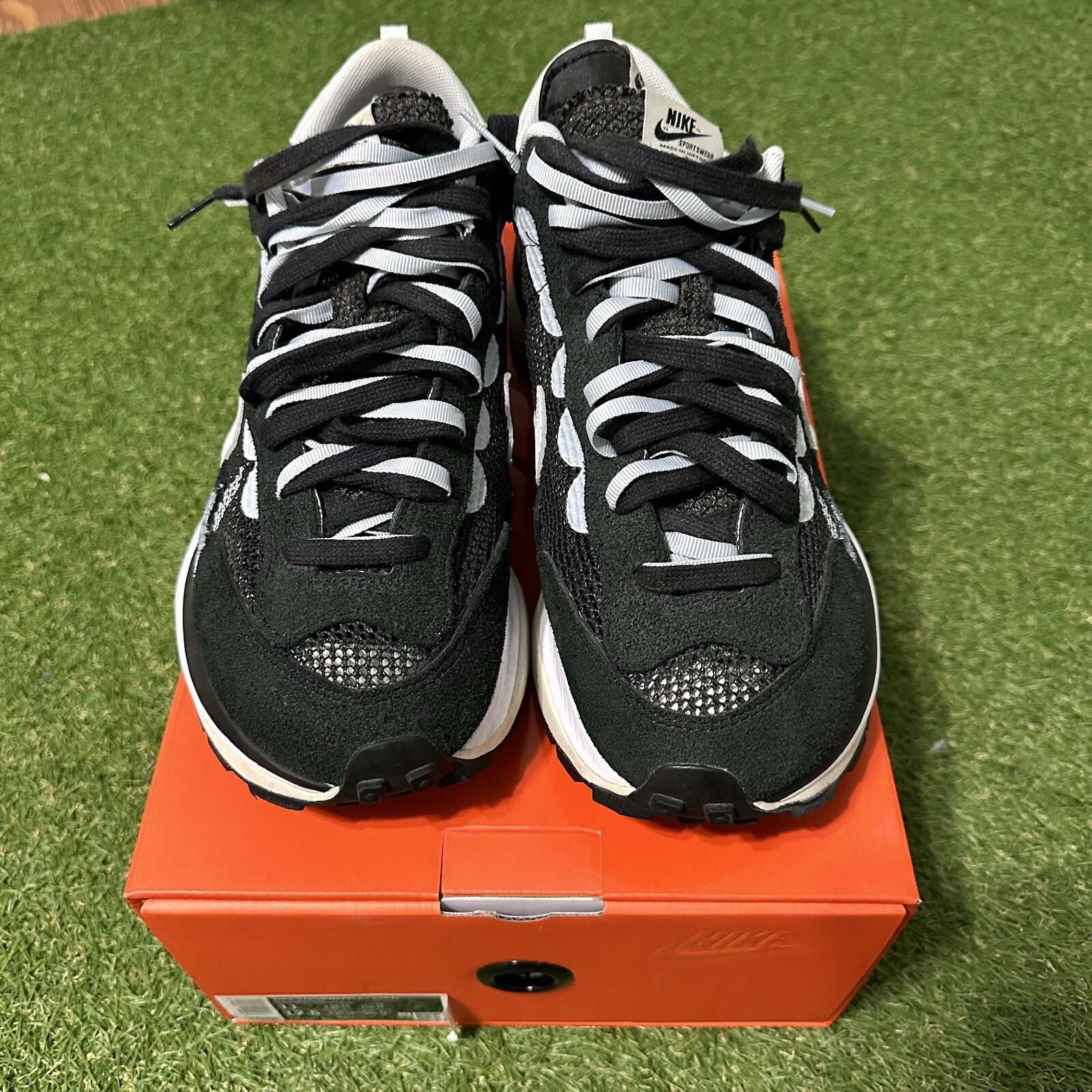 SACAI X NIKE Taglia 11 Nike Sacai x VaporWaffle Black Summit White 2020 CV1363 001 usate in ottime condizioni