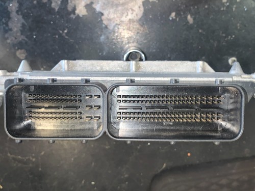 Used 2016 Mercedes-Benz GLC300 Bosch MED17.7.2/ECU 0261S09815/A2749001600 - Picture 3 of 4