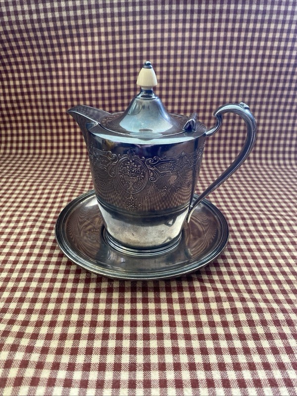 Wilcox S.P. Co. International Ardsley Silverplate Creamer/Syrup Pitcher & Saucer
