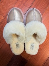 Ugg Kid Slipper size 5 M Big Kid / US Women Size 6.5 100 Authentic New