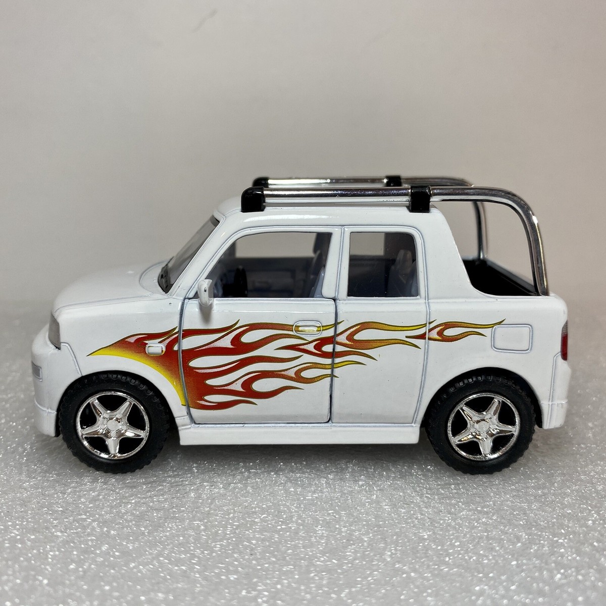 Kinsfun KT4007 Toyota bB / Scion Open Deck 1/34 Scale Diecast