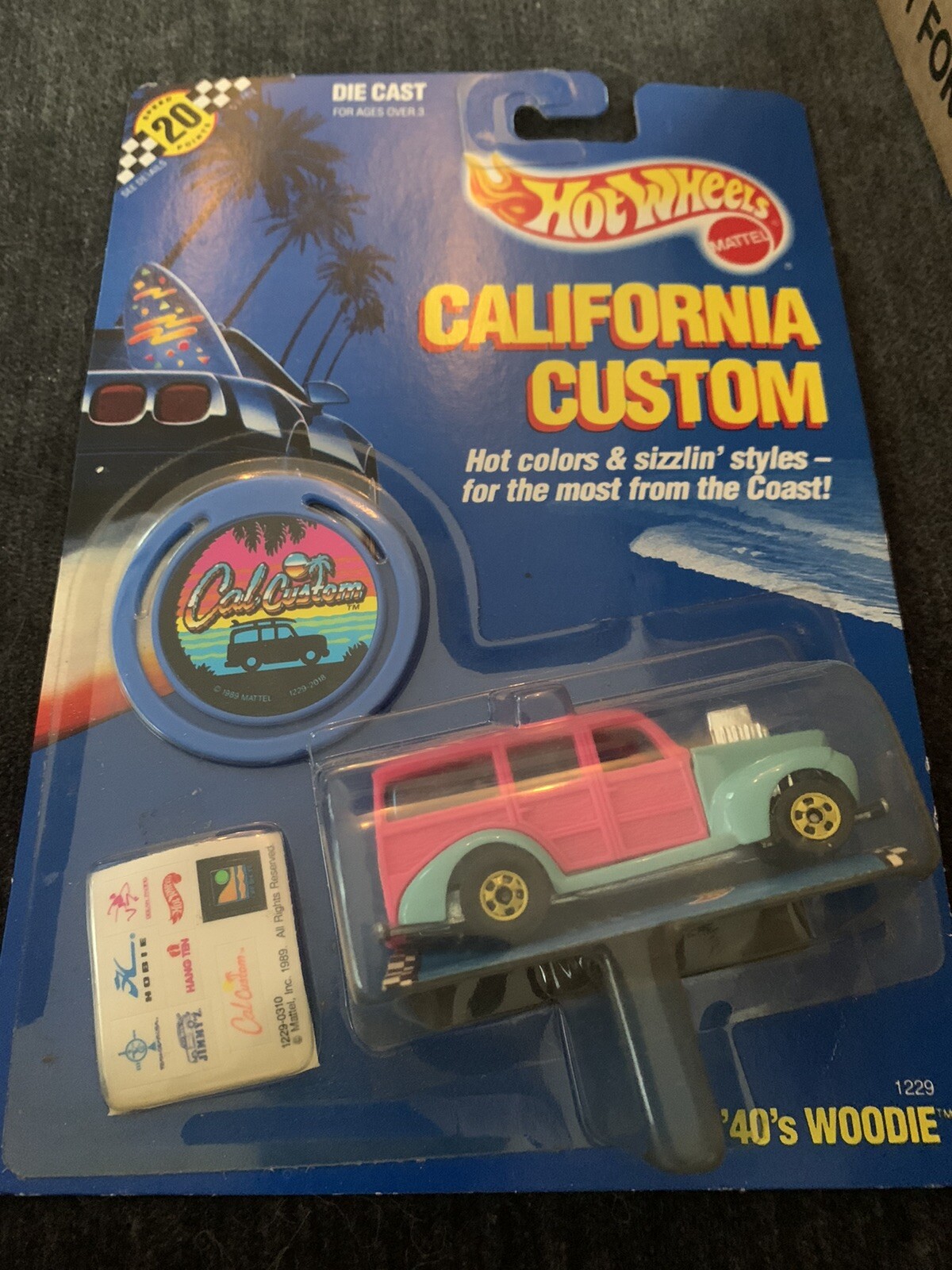 1989 Hot Wheels #1229 California Custom '40's WOODIE Pink with Yellow Wheels NEW
