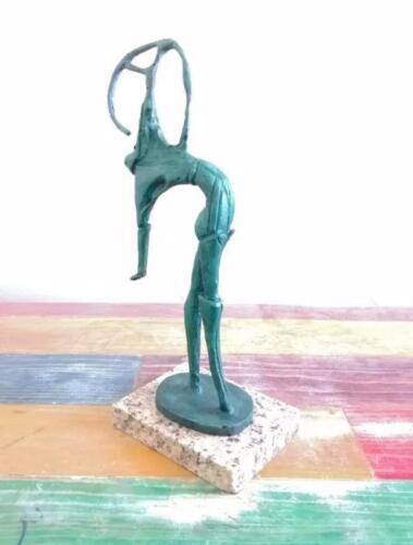 UMBERTO BOCCIONI ESCULTURA DE BRONCE "MUJER" FIRMADA Y NUMERADA - Imagen 2 de 6