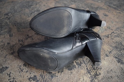 VALERIE STEVENS Womens Black High Heel Ankle Boots Size 6M - Picture 4 of 9