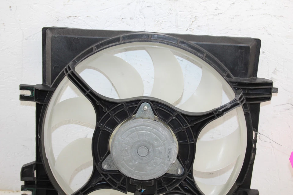Ventilador de radiador Subaru WRX 2015-2021 OEM FC14 Foto 2 de 4