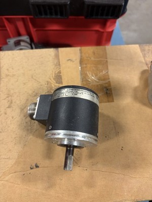 Accu-Coder 725I-S-S-0600-K-HV-1-S-1-SY-N-N Incremental Shaft Encoder USED