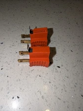 Pair Of GE Vinyl Grounding Adapter 2 Adapters GE 4391 - 8 15A-125V plug VTG