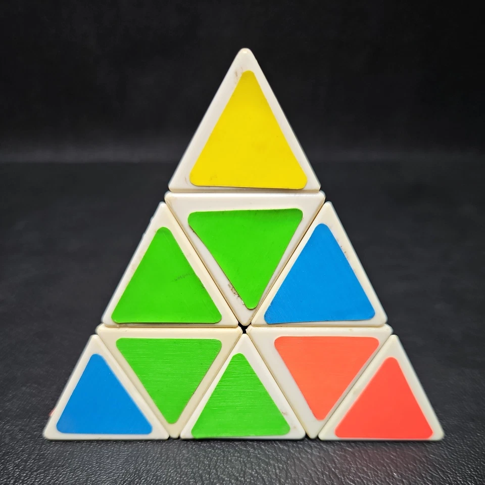 Vintage 1981 Tomy Pyraminx Pyramid Puzzle Triangle - Image 3 of 4
