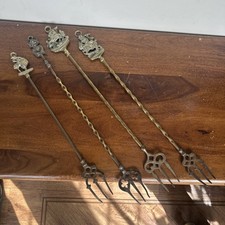 4x ANTIQUE VINTAGE BRASS TOASTING FORK WITH ORNAMENTAL HANDLE