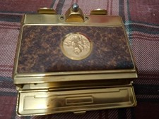 distributore di sigarette vintage per scatole di sigarette