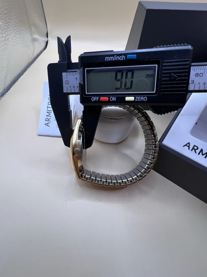 Reloj Deportivo Hombre Armitron Plata Tono Dorado Cuarzo, Día-Fecha. Foto 4 de 4