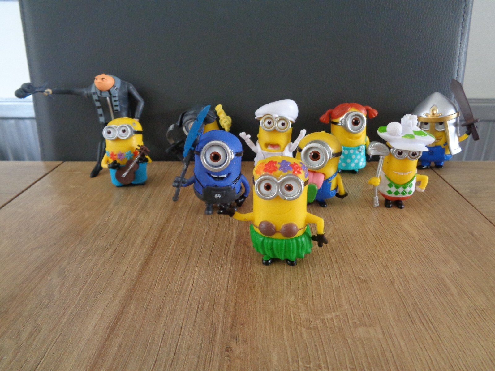 DESPICABLE ME MINIONS 10PCS FIGURE SET/CAKE TOPPERS NEW - UK SELLER