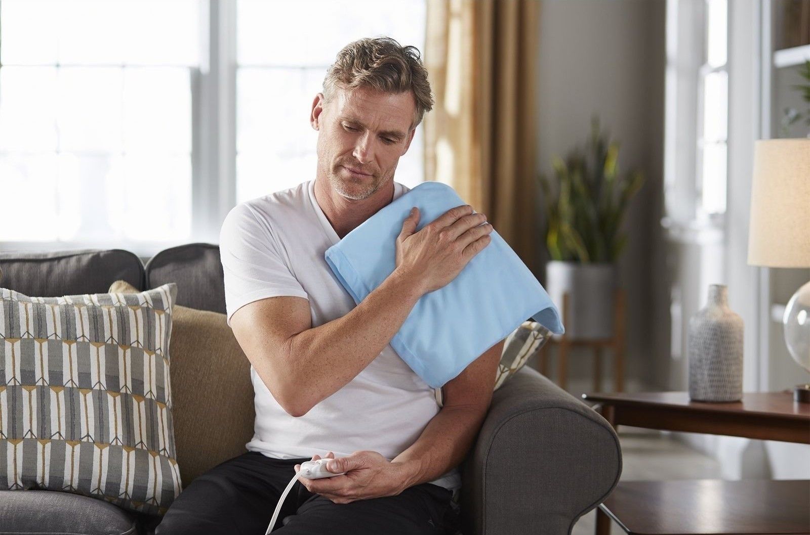 ULTILET KING SIZE MOIST/DRY HEATING PAD, SHOULDER NECK BACK 