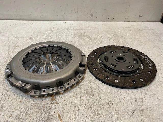 Luk Clutch Disc & Clutch Pressure Plate SCHD-359 | 9B08C | 323024410 - Image 2 of 4