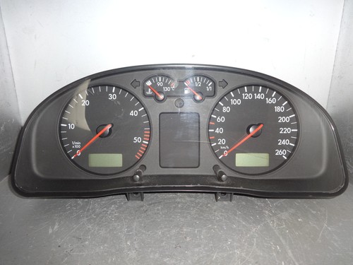 VW Passat 3B 1,9 TDI Tacho Tachometer Kombiinstrument 3B0920802A 110008960045