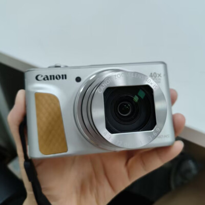 Canon PowerShot SX740 HS Silver 20.3MP 40x Zoom Digital Compact