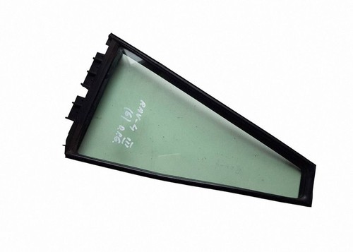 Rear vent glass