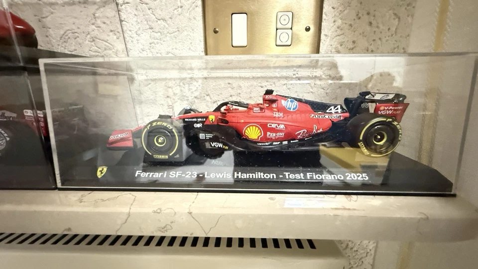 FERRARI F1 Lotto 4 Auto 124 - Immagine 2 di 4