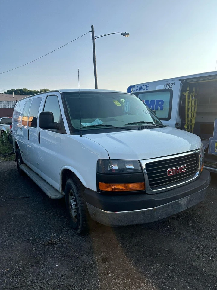 07 08 09 10 11 12 13 14 15 GMC VAN SAVANA 2500 purificador de aire Foto 2 de 4