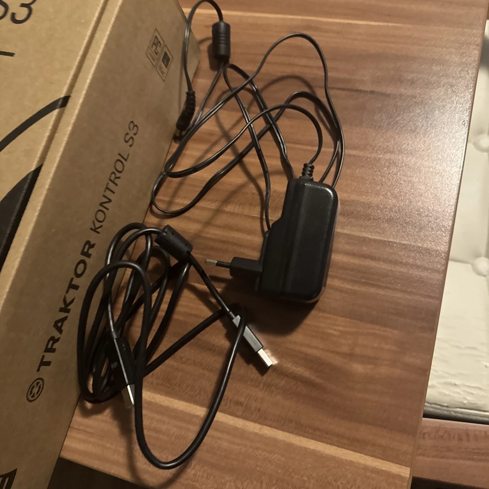 Native Instruments Traktor Kontrol S3 - Bild 2 von 2