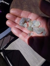 BEAUTIFUL NATURALHIGH GRADE AQUAMARINE CRYSTALS 100 CT. REAL.NICE COLOR