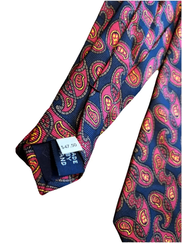 Corbata de seda roja borgoña NAUTICA puntos cachemira textura sólida estampada venta al por menor47,50 Foto 3 de 3