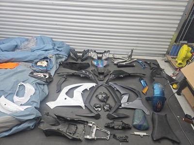 Full Oem Zx10r Fairings 2011-2015 As Well As 2016-2019 Rear