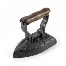Sad Iron #5 With Removable Wood Handle ￼