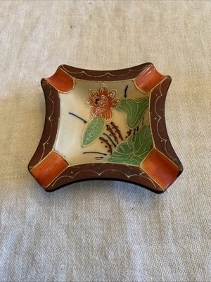 Japanese Hand Painted Moriage Ash Tray