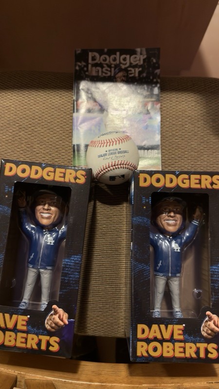 ⭐️ ⚾️ Dave Roberts LA Dodgers 2025 Bobblehead NEW Set Of 2 Game Foul Ball ⚾️ ⭐️