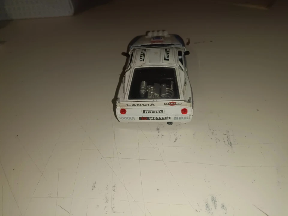 LANCIA RALLY 037 POLISTIL MARTINI RACING SCALA 1:25 - Immagine 3 di 4