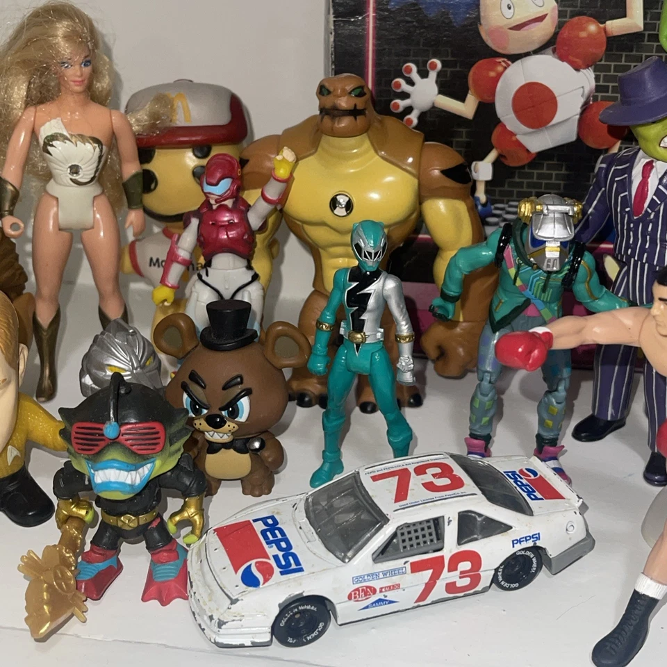 Action Figure Toy Lot 23 Pieces VTG, She-Ra, Transformers, Ben 10, Gamora, More! - Image 4 of 4