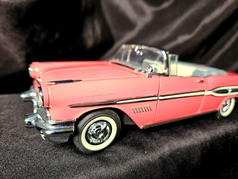 Franklin Mint 1957 Pontiac Bonneville Convertible 1:24 Scale Inv. #0053 - Image 2 of 4