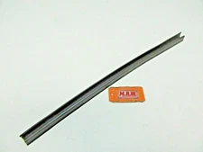 DOOR PANEL DOOR GLASS WINDOW SEAL RH FRONT TOP INNER INSIDE BELT MOLDING TRIBUTE