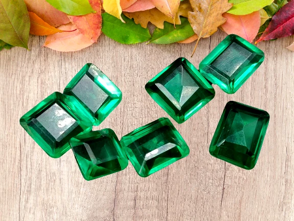 200 Ct Discounted Offer Green Moldavite Emerald Cut Certified Gemstone Lot - Image 4 of 4