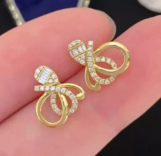 1Ct Round Cut Simulated Diamond Women's Stud Earring In 14K Yellow Gold Plated