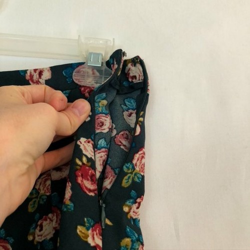 FOREVER 21 Green Pink Blue Cream Floral High Waisted Waist Rise Zip Shorts Small - Picture 7 of 9