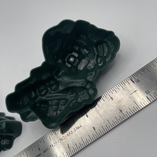 Wargame Terrain Scenery - 2 Odd Rock Formations With Post Holes - Green Color - Picture 4 of 6