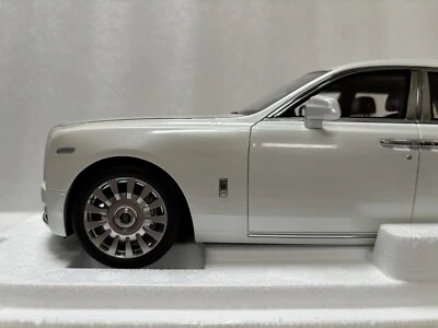 1/18 Rolls-Royce Phantom VIII White/purple Diecast Limited